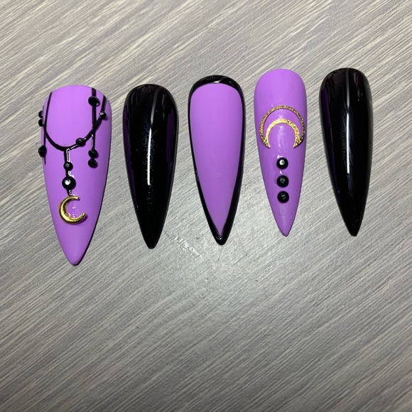 Handmade Luxury Press on Nails - Picture 3 of 7